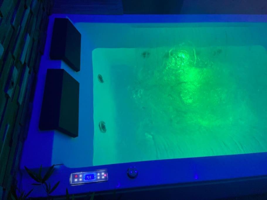 Lover Dose Spa Vierzon Bagian luar foto