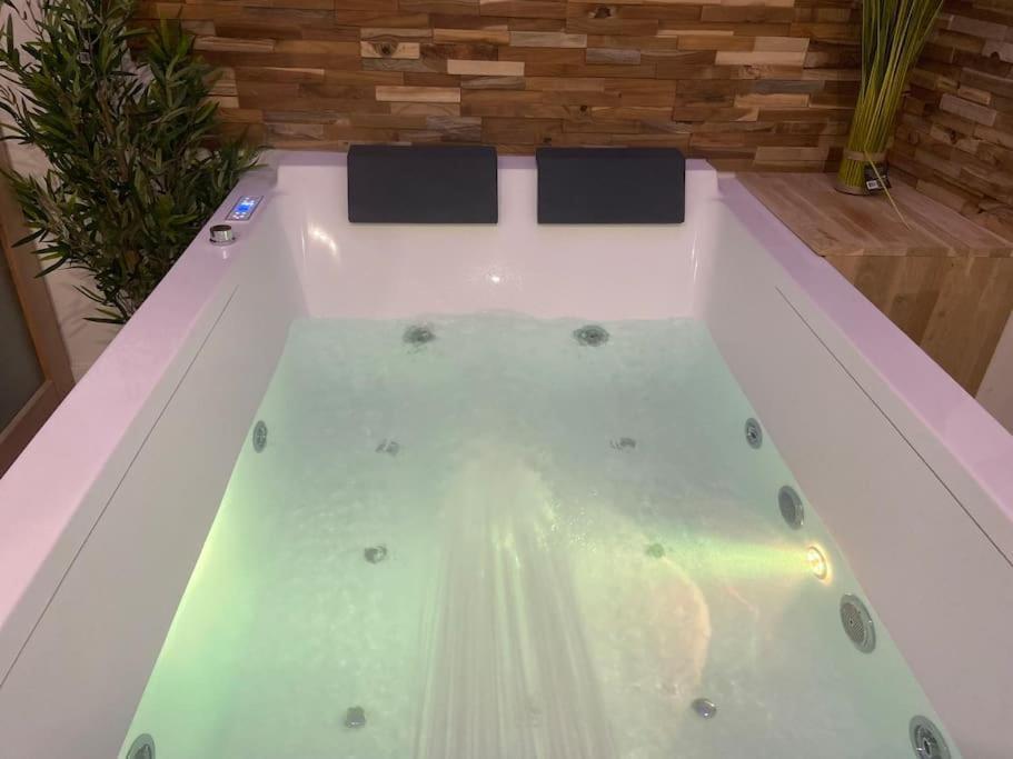 Lover Dose Spa Vierzon Bagian luar foto