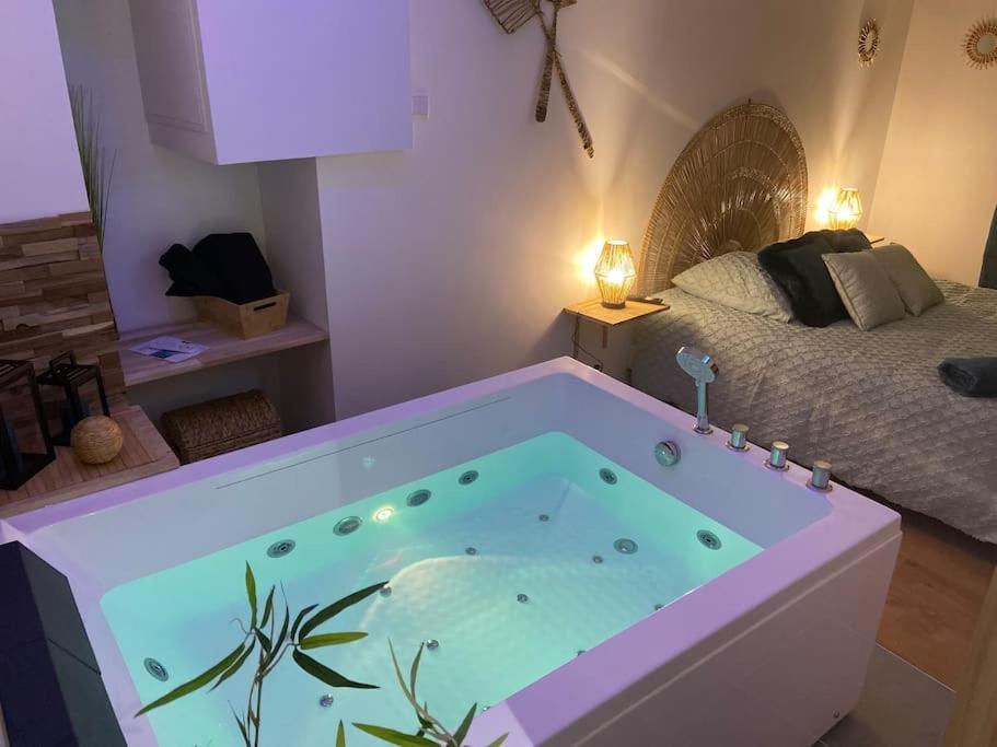 Lover Dose Spa Vierzon Bagian luar foto